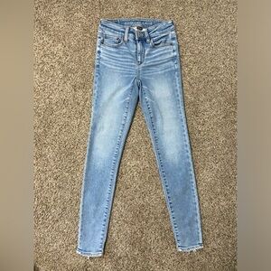Worn once! AE “soft knit” high rise jeggings w/lots of stretch! Size:00 R